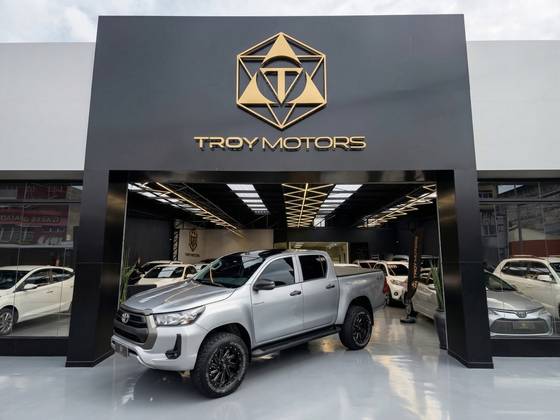 TOYOTA HILUX 2.8 D-4D TURBO DIESEL CD POWER PACK 4X4 MANUAL